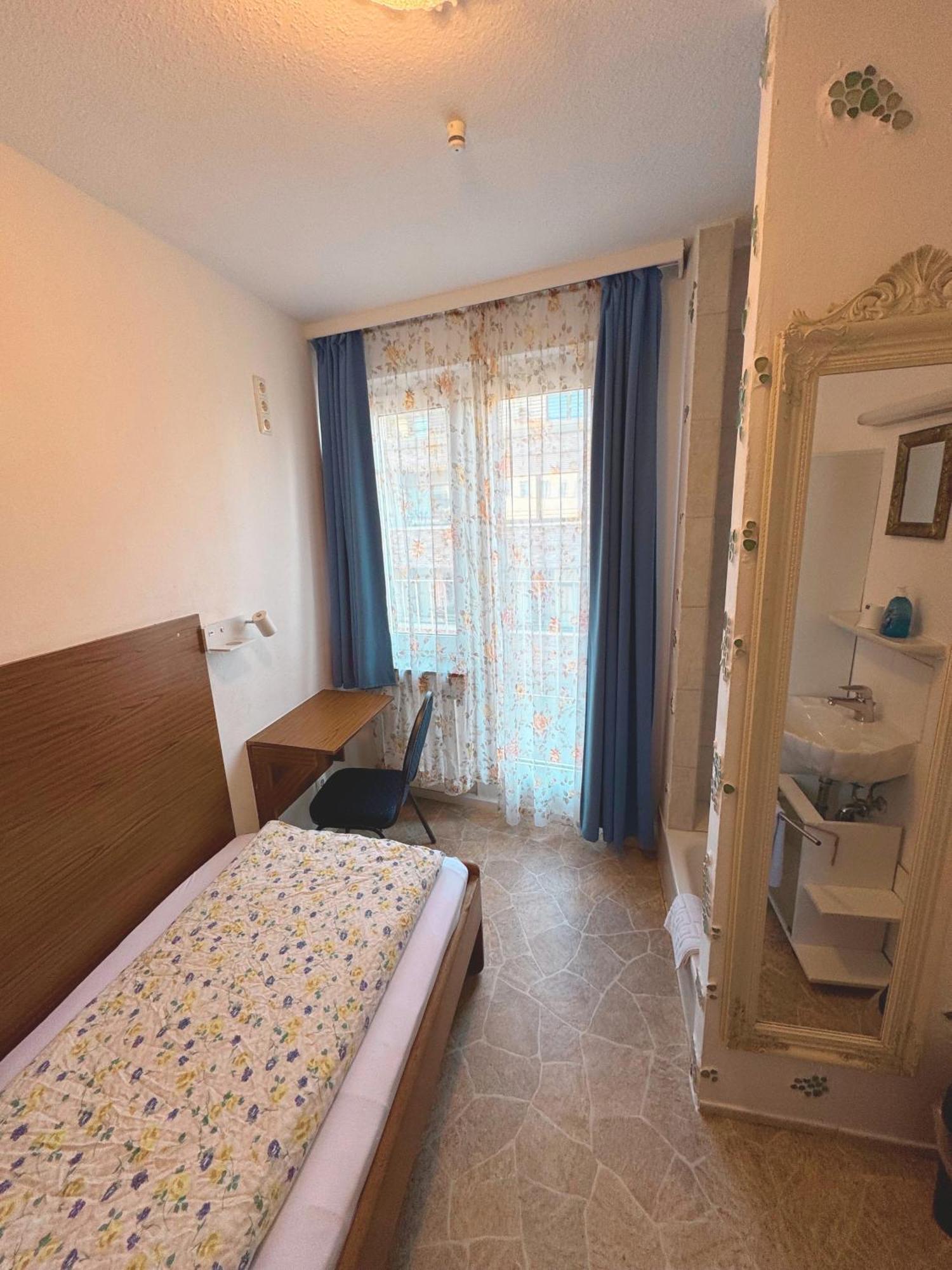 Hostel Heinzelmaennchen Кьолн Екстериор снимка
